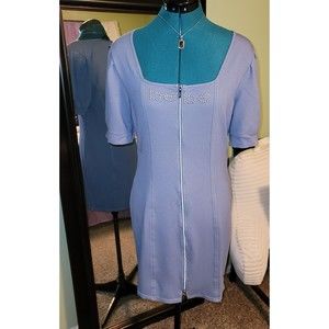 Bebe Womens Large Full Front Zippered Dress. Silver Applique "Bebe" Lt blue New